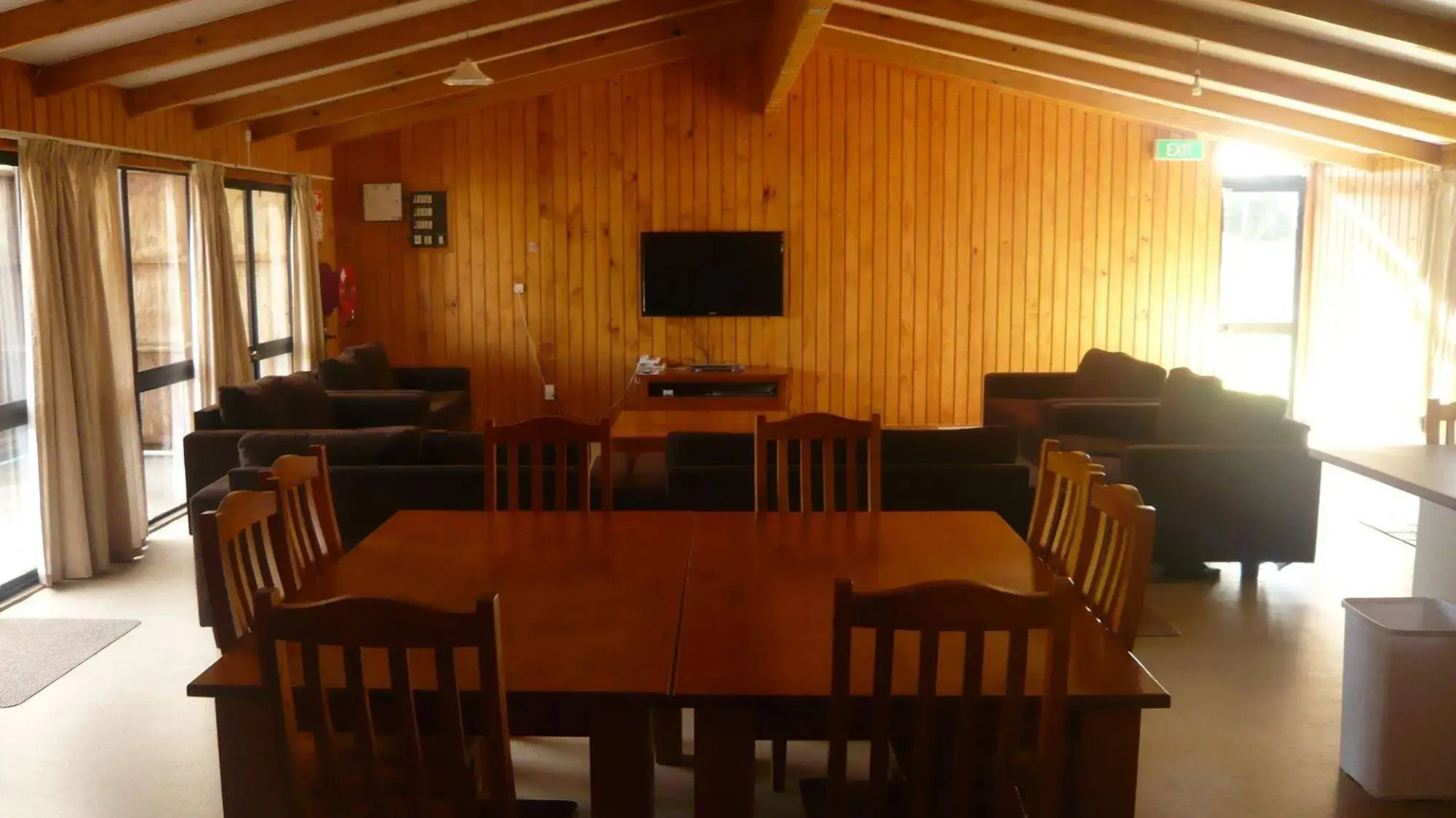 Howards Mountain Lodge