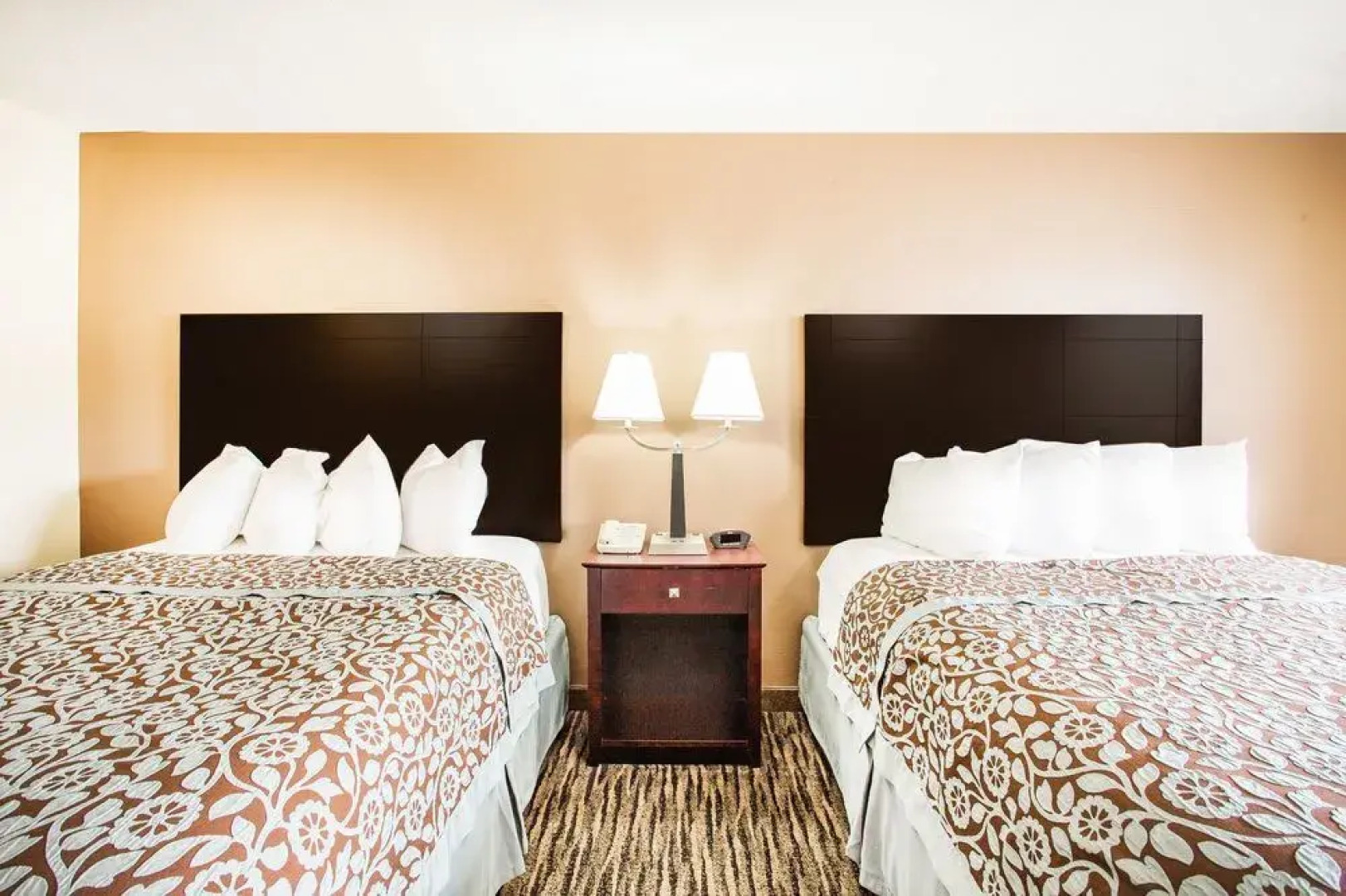 Days Inn Evansdale Waterloo