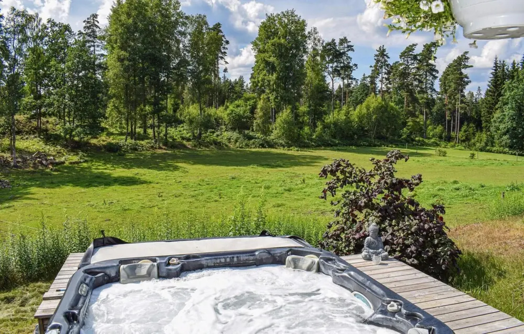 Awesome Apartment in Värnamo With 2 Bedrooms, Jacuzzi and Wifi