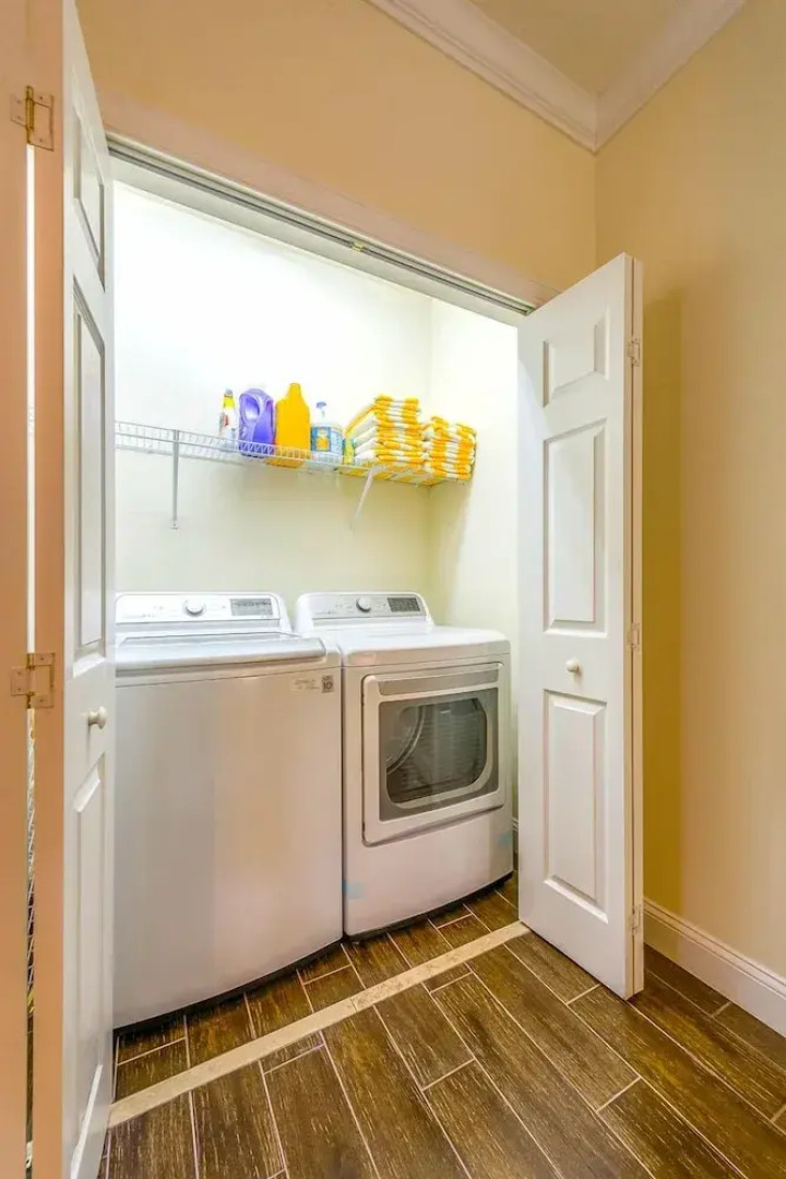 Luxury Living II - Modern Beach Townhouse