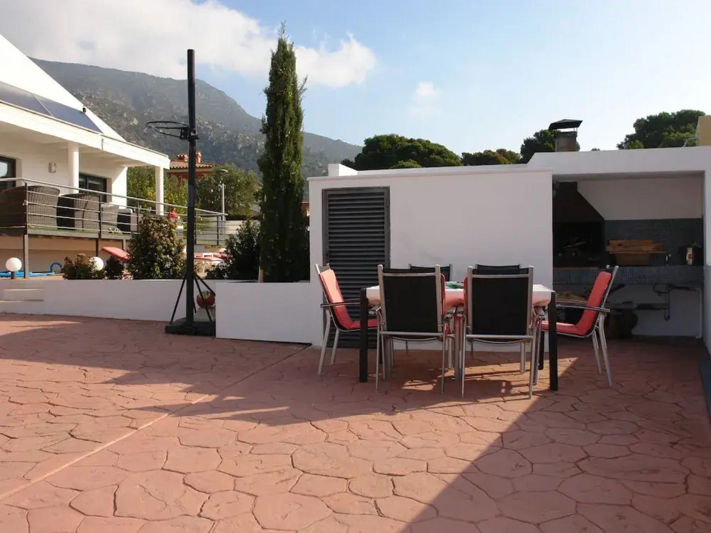 Scenic Villa in Palau Saverdera With Private Swimming Pool