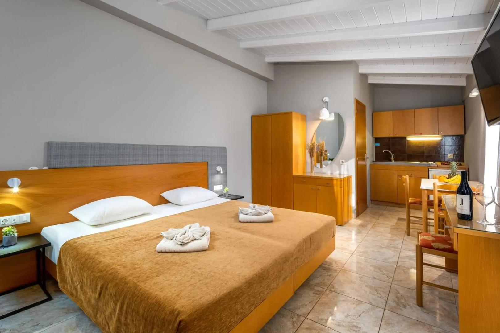 Sunday Hotel