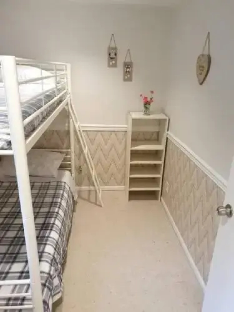 Happy, Cozy, Fun, Loving suite in West Vancouver