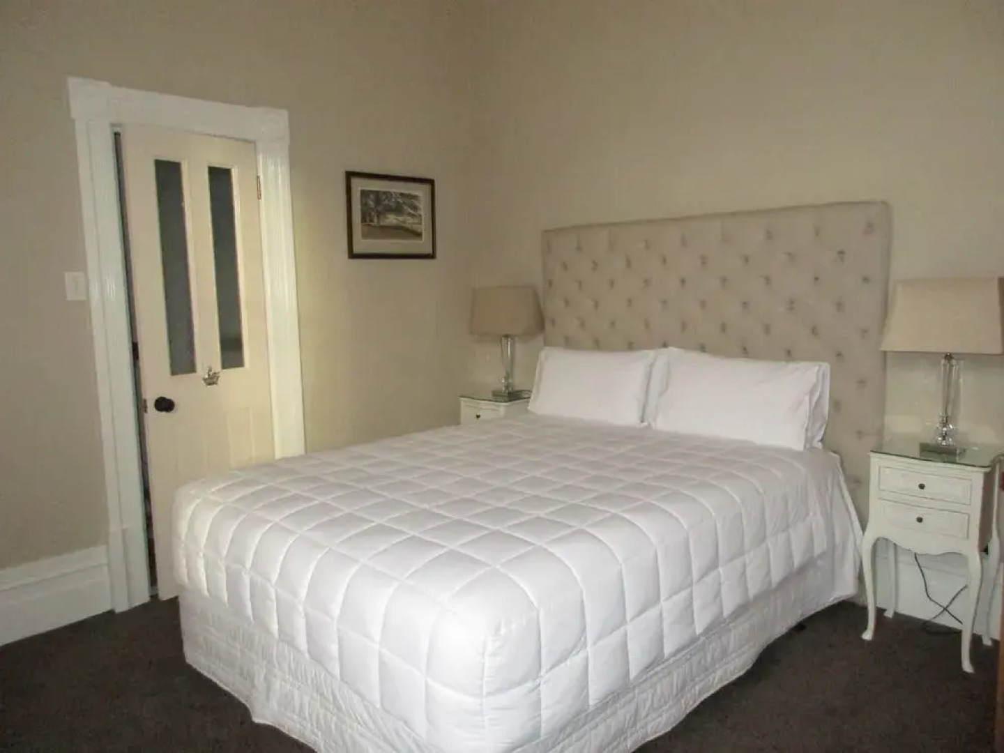 Valmai House & Motel