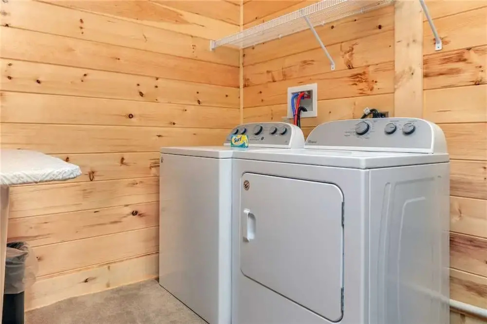 Lone Wolf Lodge - Three Bedroom Cabin