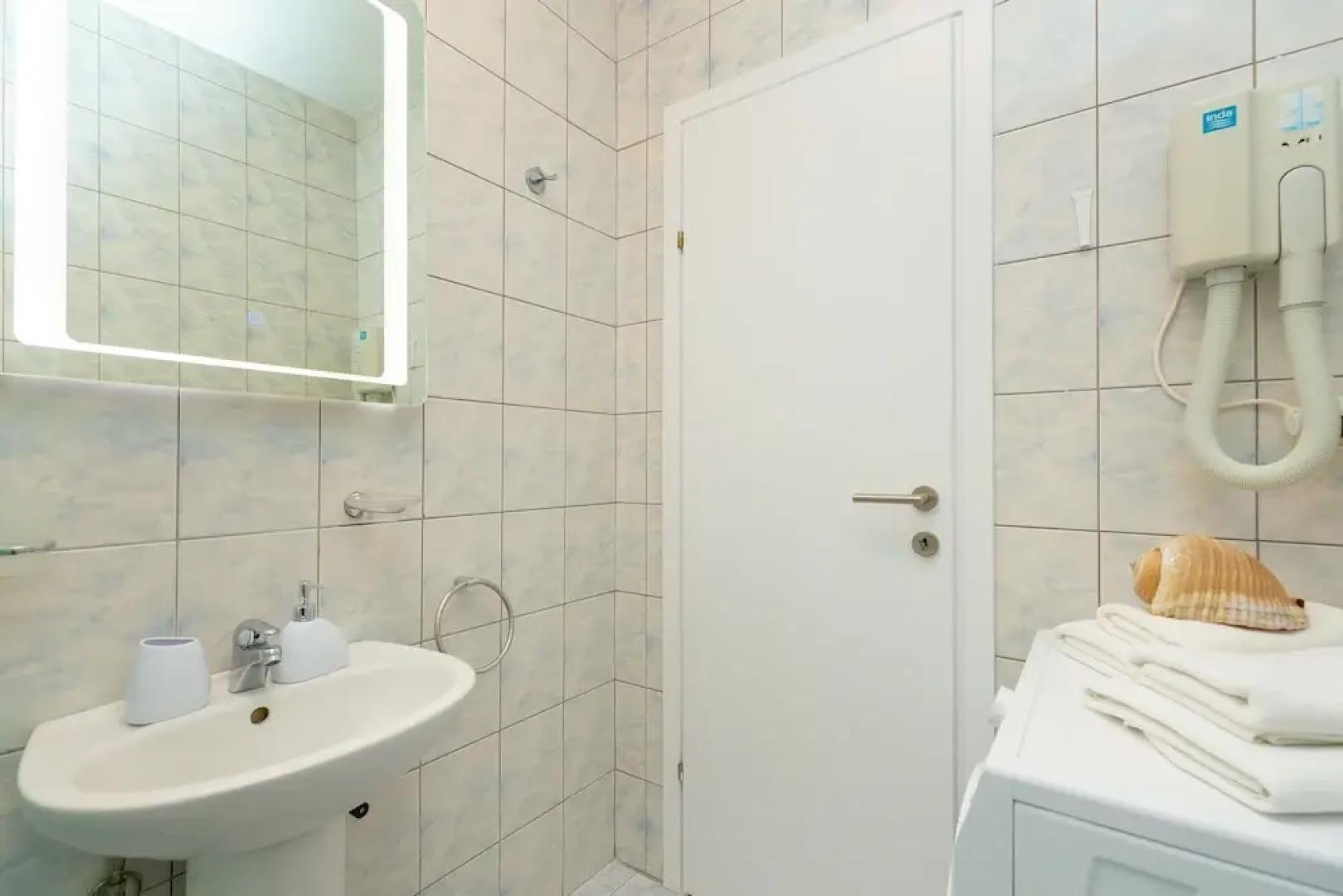 Summer Chill Apartment