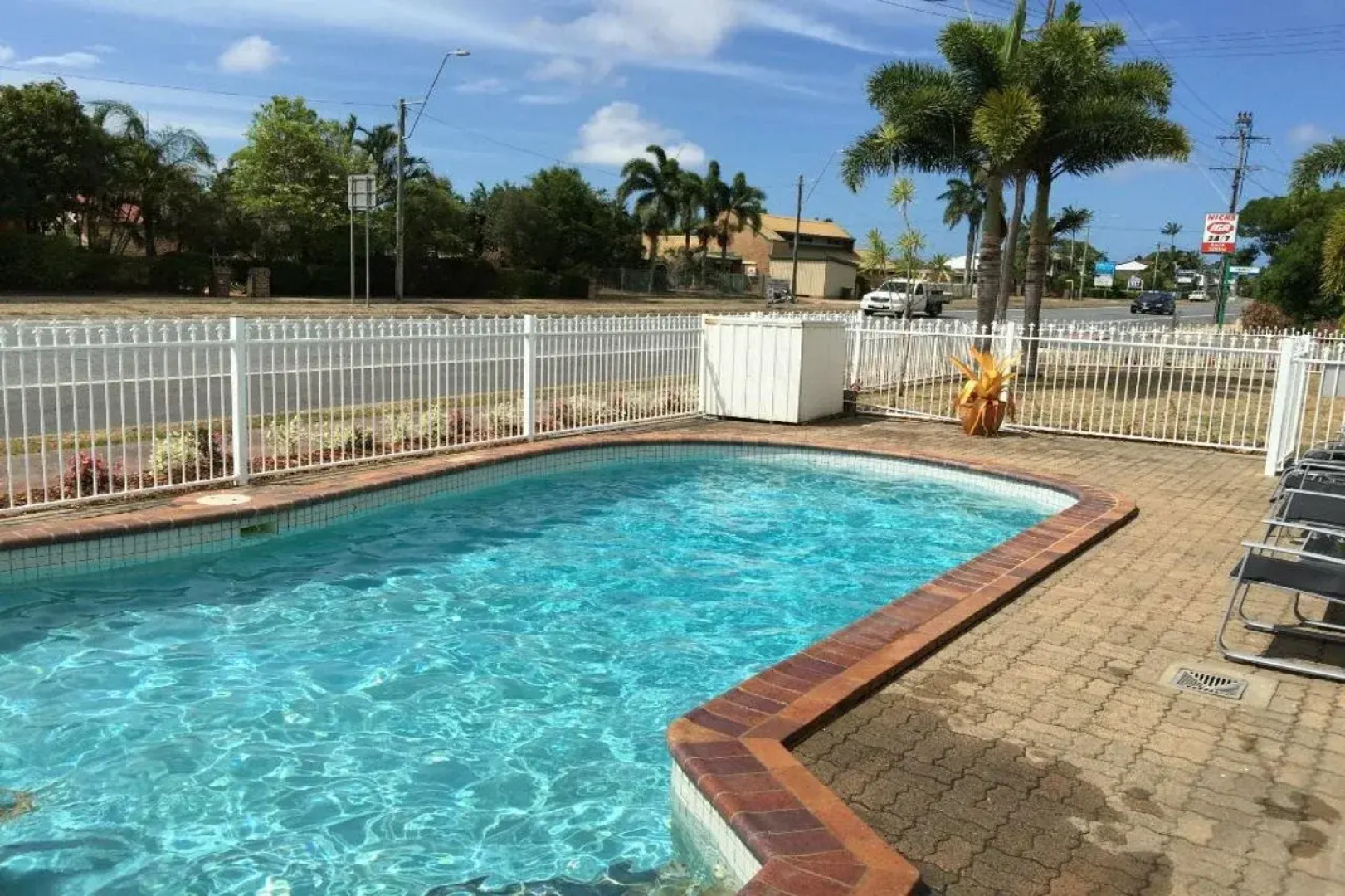 White Lace Motor Inn