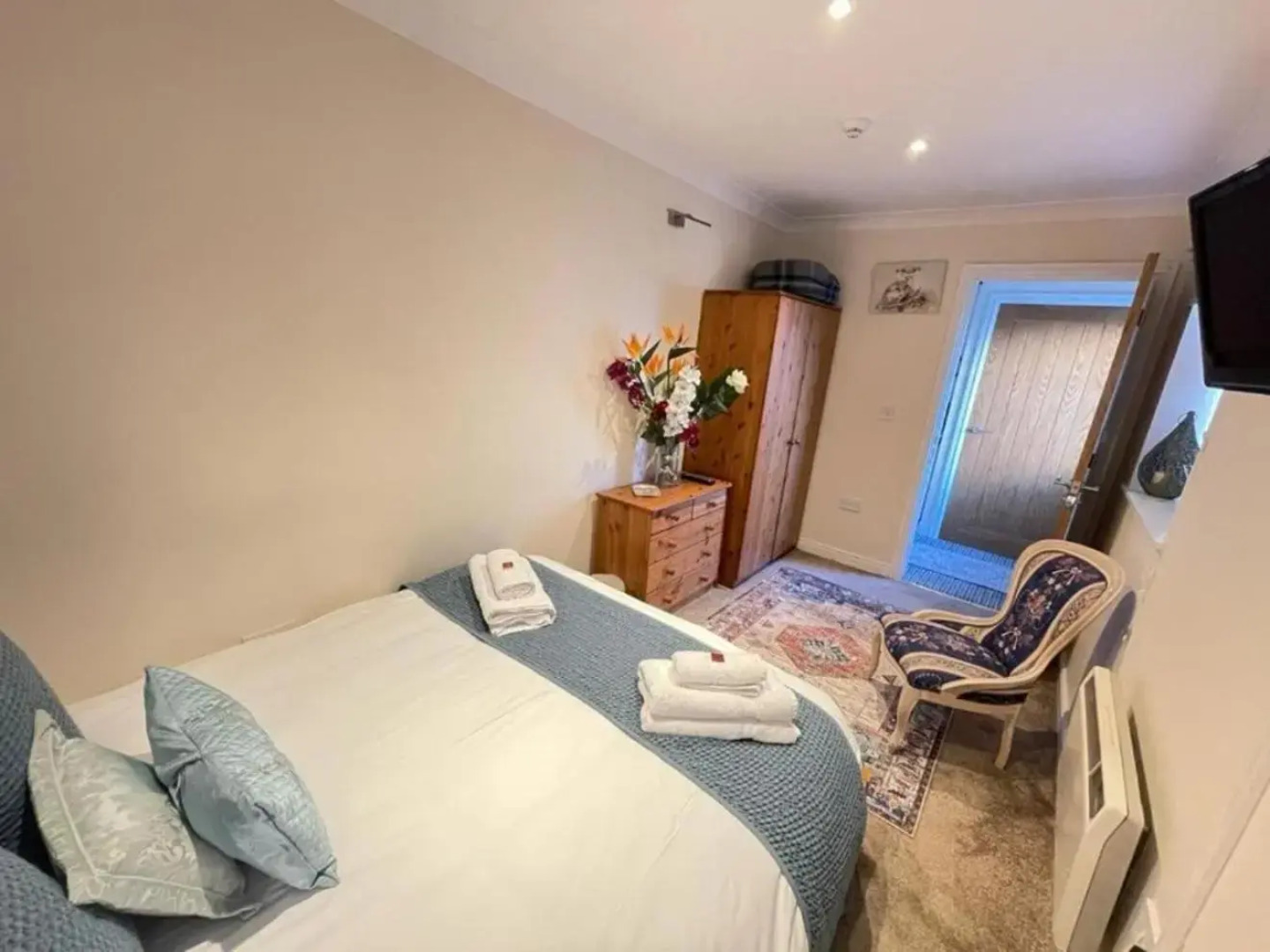 Lake District cottage in 1 acre gardens off M6