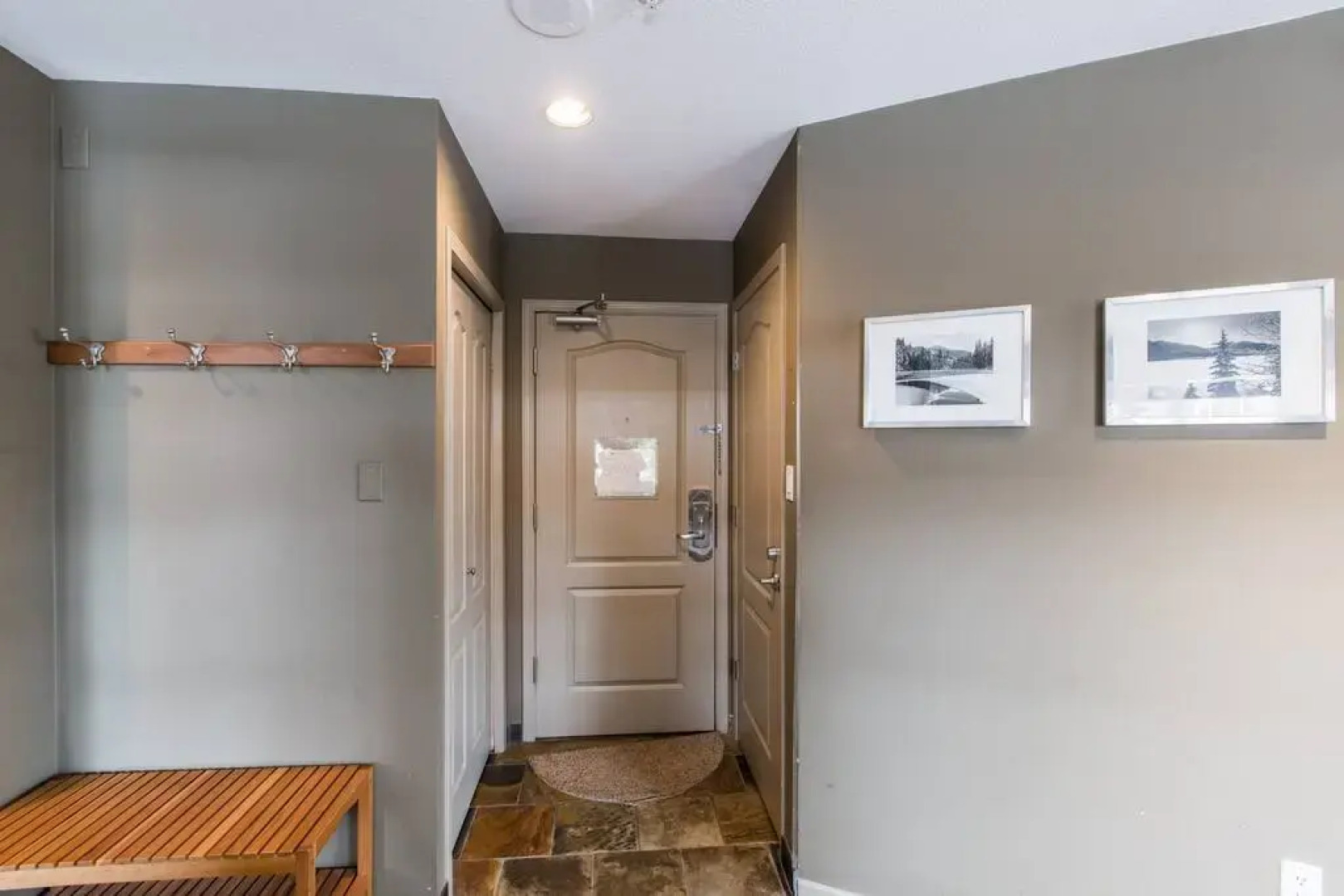 Whistler Village -  Best location - spacious - Village stroll - Walk to lift - bars - restaurants - grocery store - liquor store Deer Lodge 341