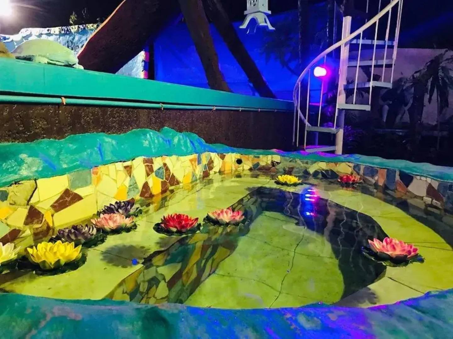 Front Beach Hotel & Resort