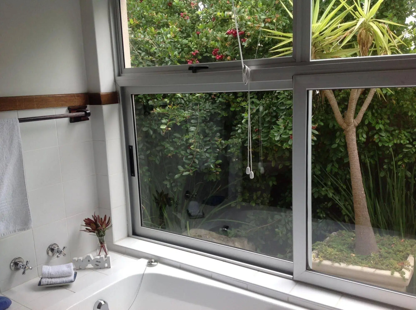 Sixteen Guest House on Main