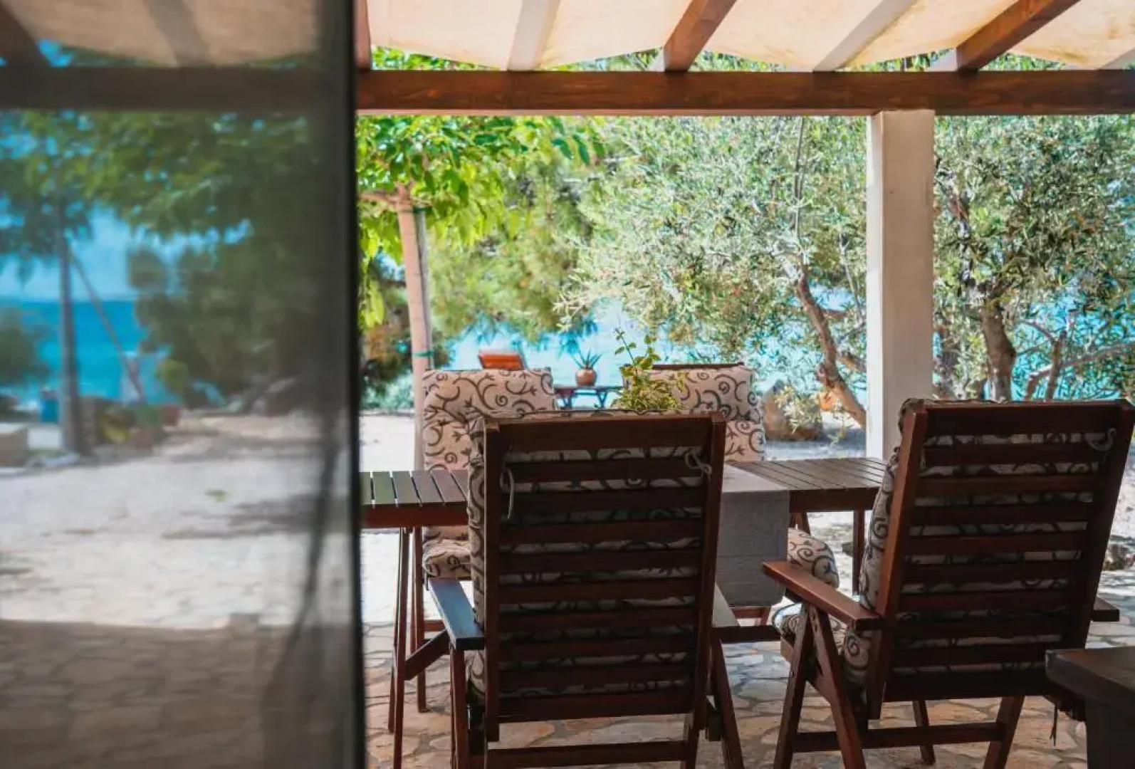 Beautiful house next to the sea