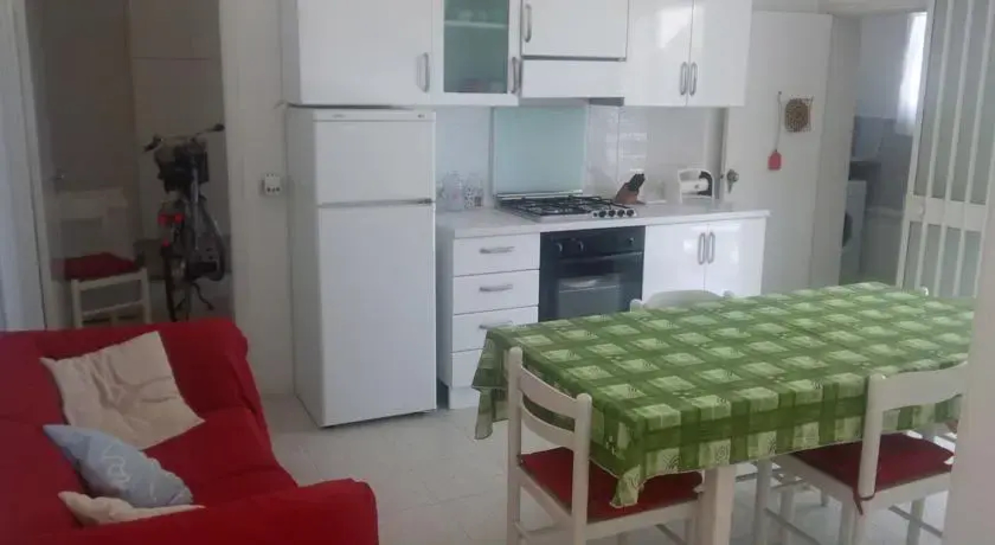 Villa Elegante Con Terrazzo E Giardino