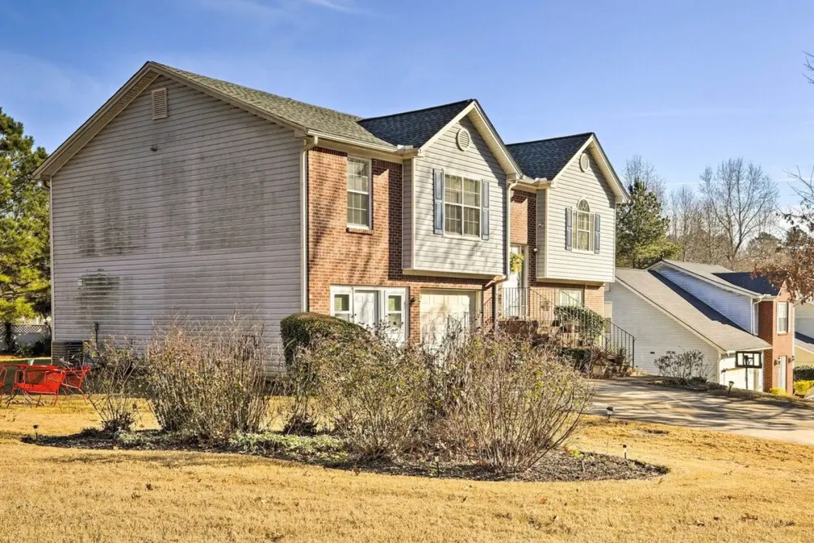 Updated Lithonia Cottage ~ 7 Mi to Stone Mtn!