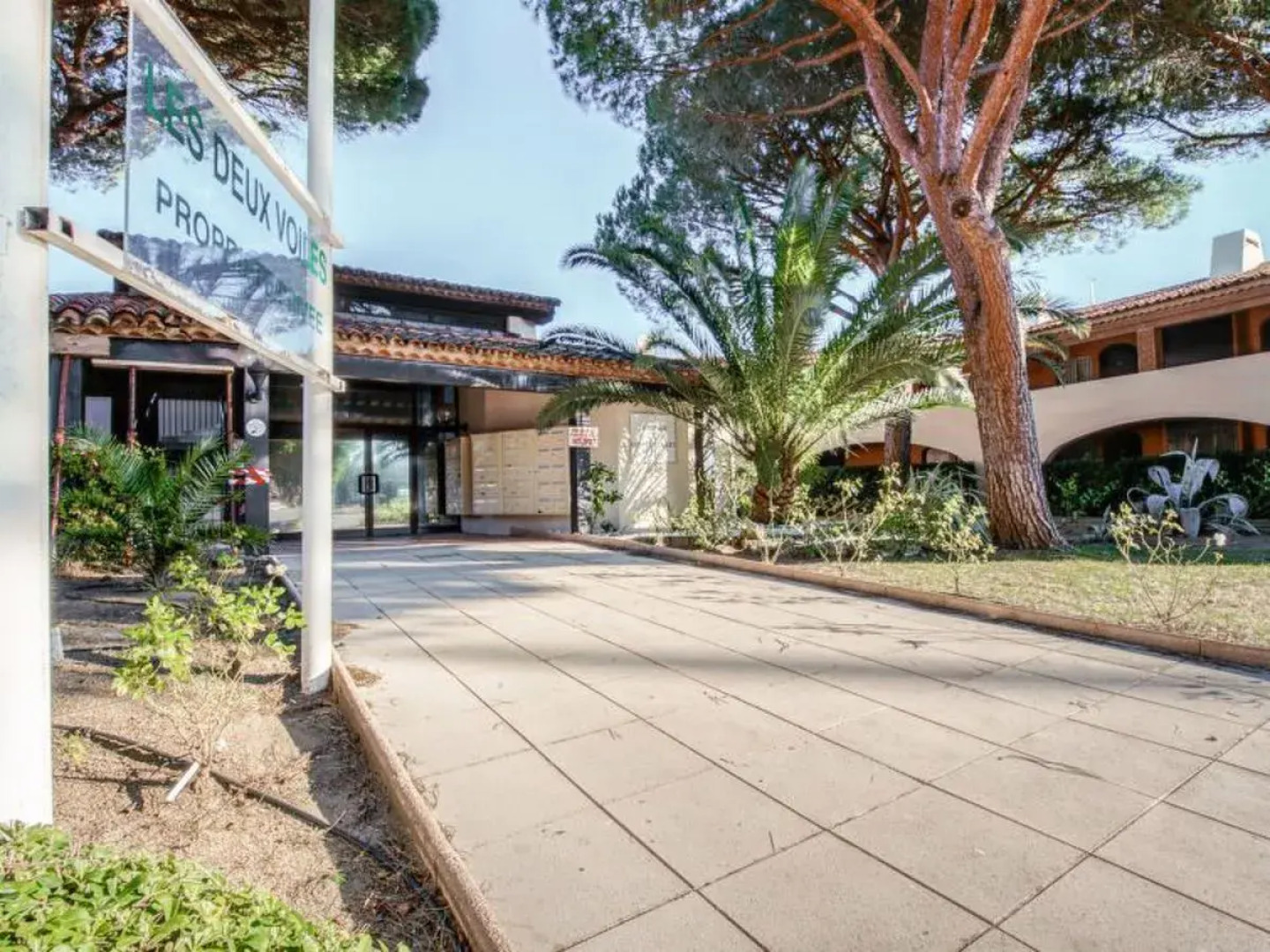 Les Deux voiles 33129