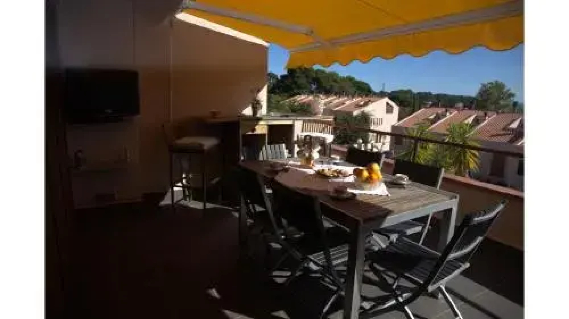 Margaret's Family House with pool and parquing