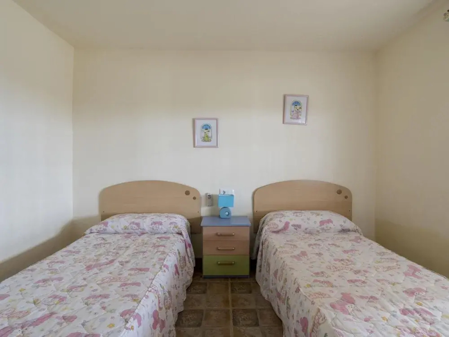 Modern Holiday Home in Garrobillo With Private Swimming Pool