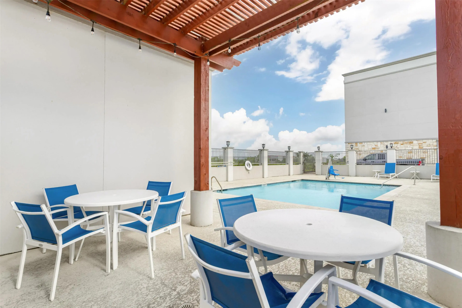 Best Western Plus Waller Hotel