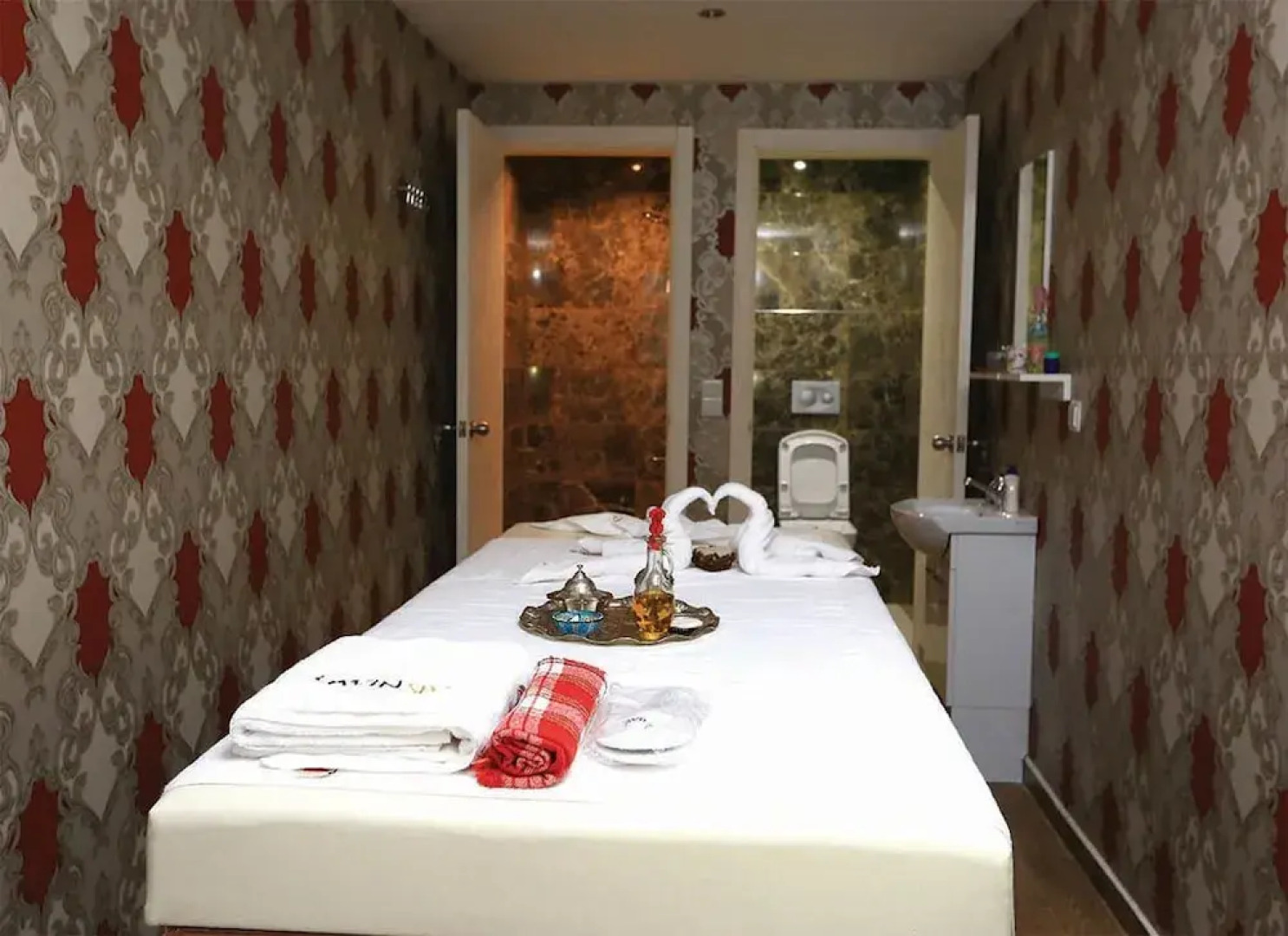 Lavin Otel