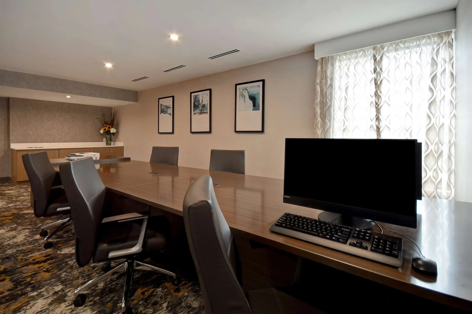 DoubleTree by Hilton St. Louis Airport