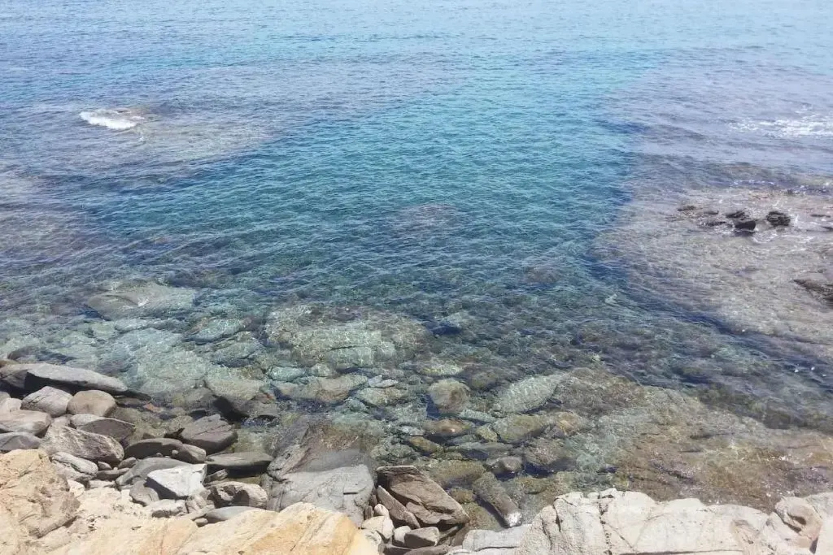 "Ruby Seadragon Holiday Home" a 80 m dal mare con giardino recintato P5584