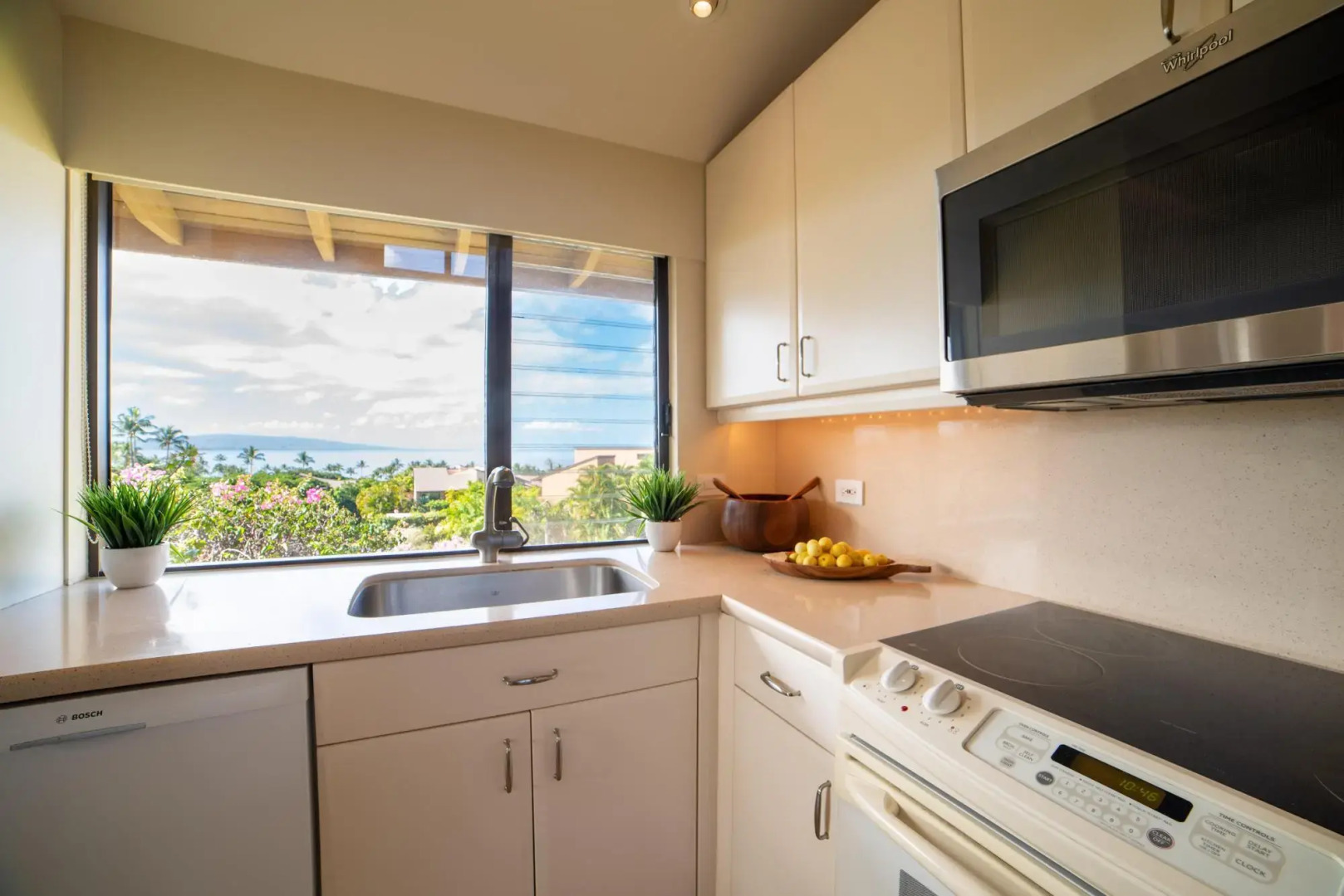 Wailea Ekahi 17D - One Bedroom Condo with Ocean View