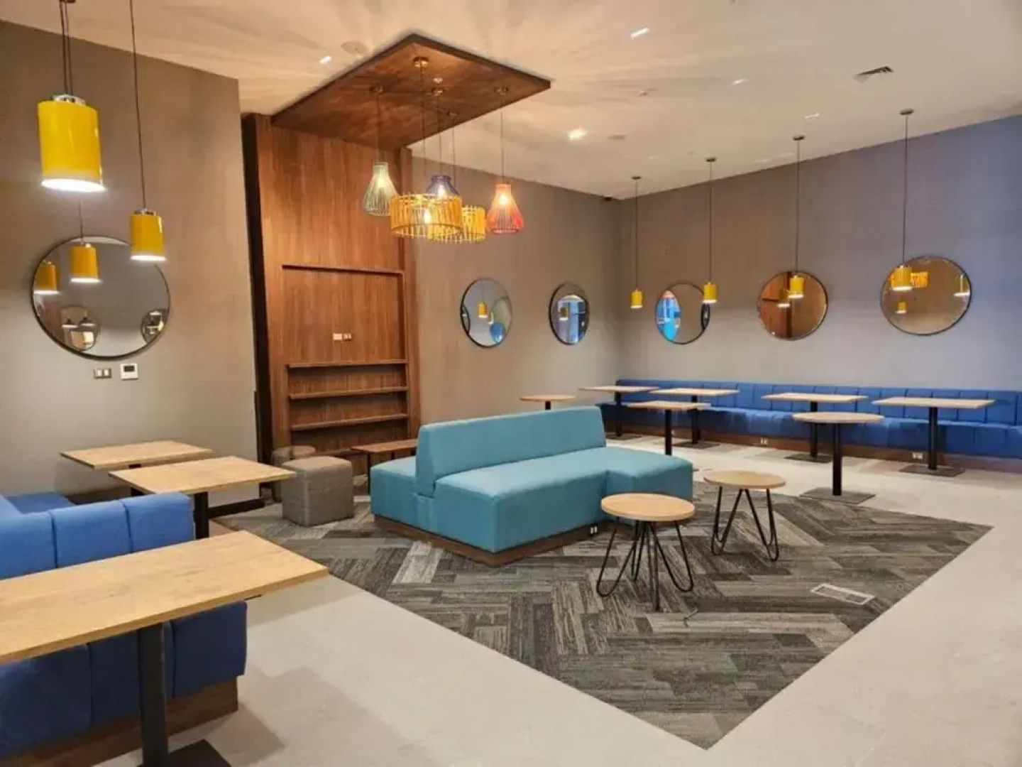 Tru By Hilton Chillan Ferrat