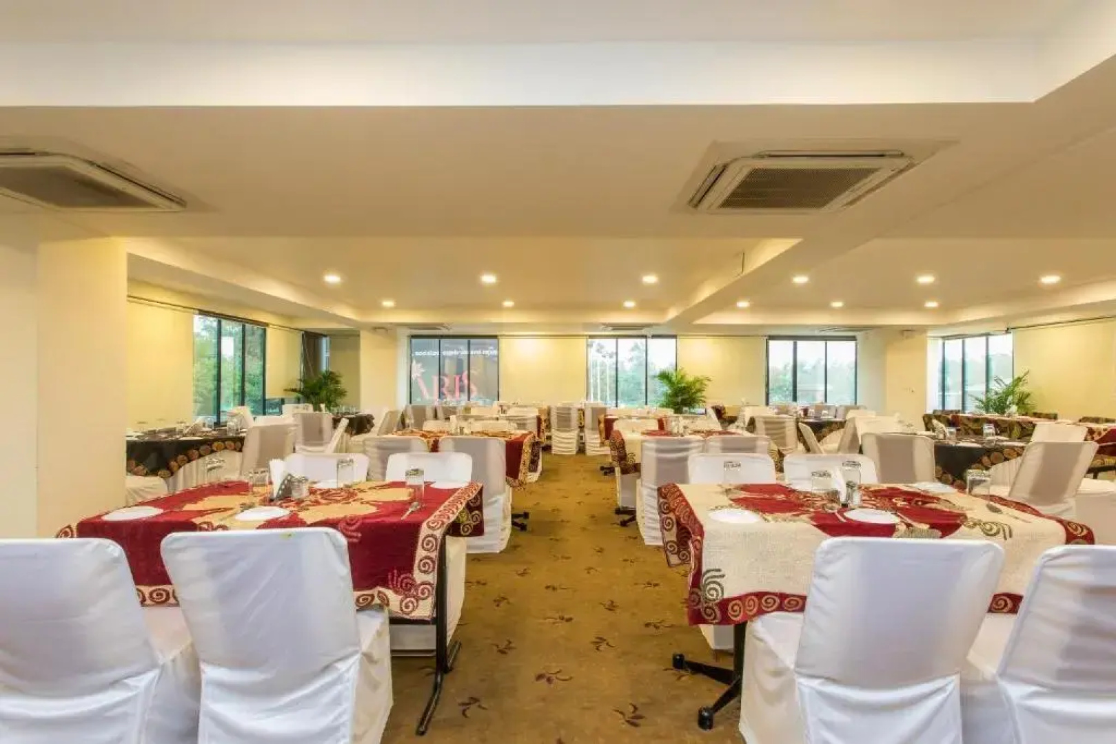 FabHotel Solaris AB Road