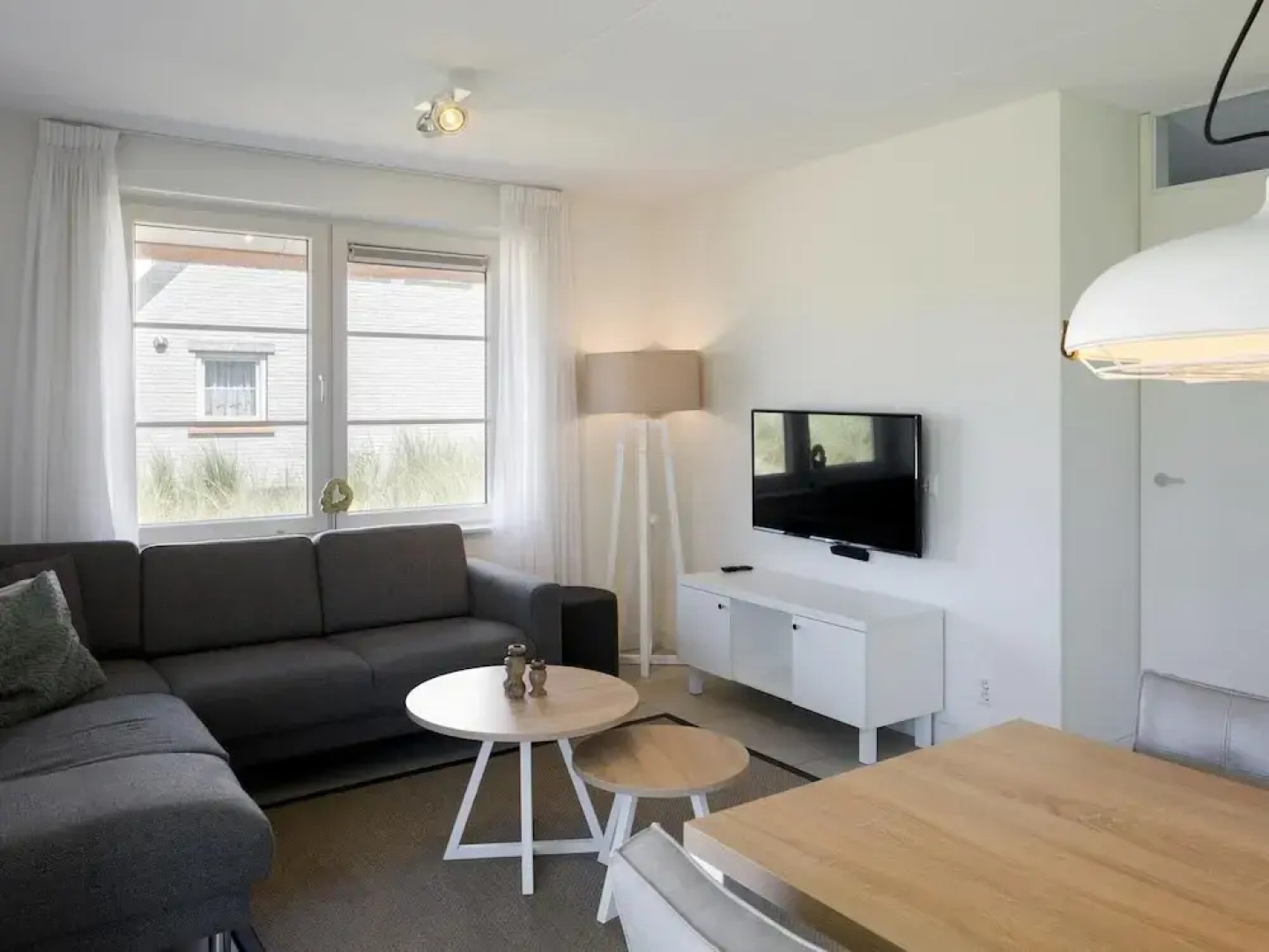 Villa Near Nieuwvliet Beach With Sauna