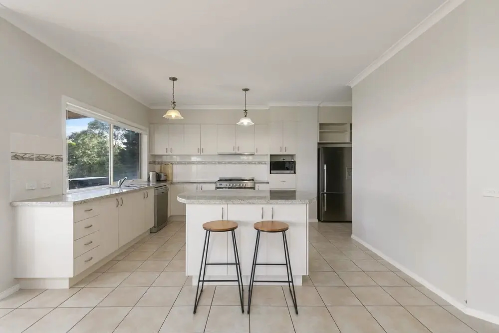 Waterview Estate - Free Wifi, Amazing Ocean Views