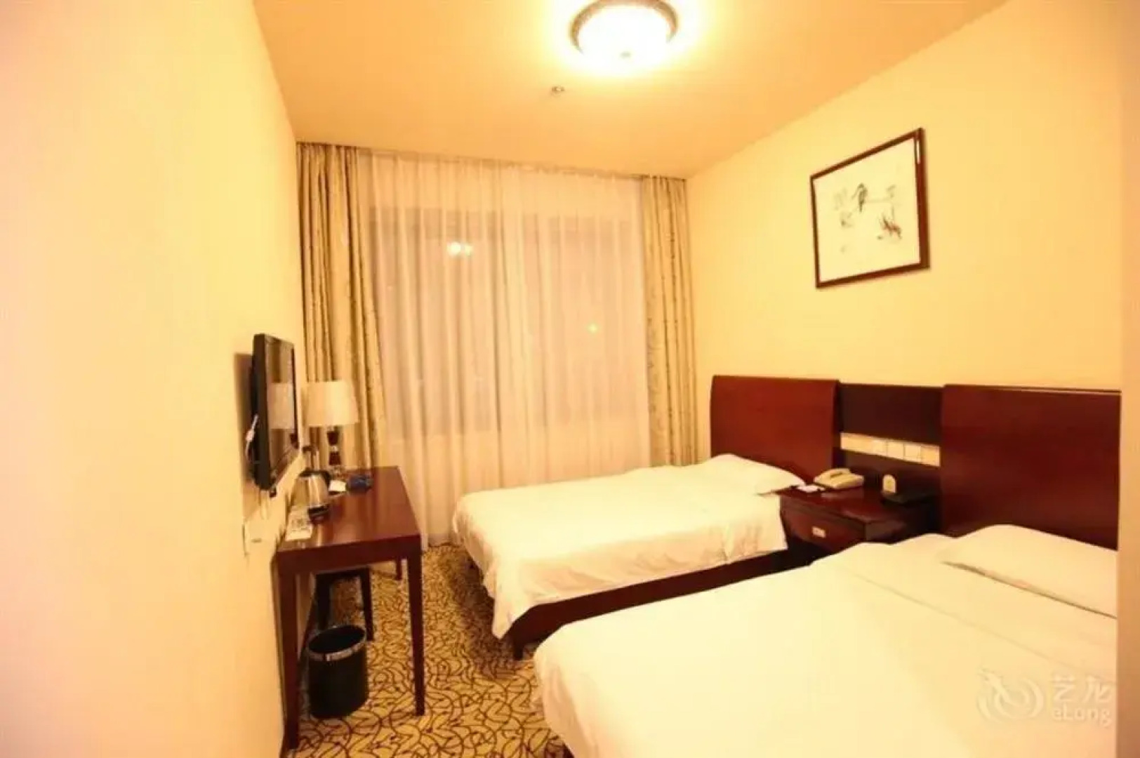 Qingdao Zhongyang Business Hotel