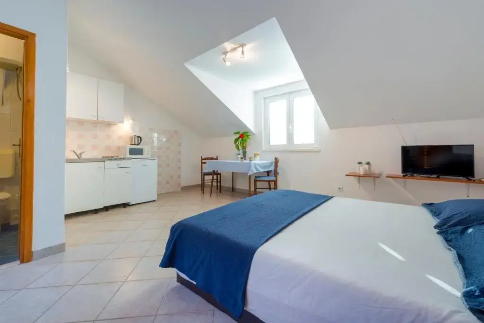 Apartment Dia - 30 m from sea