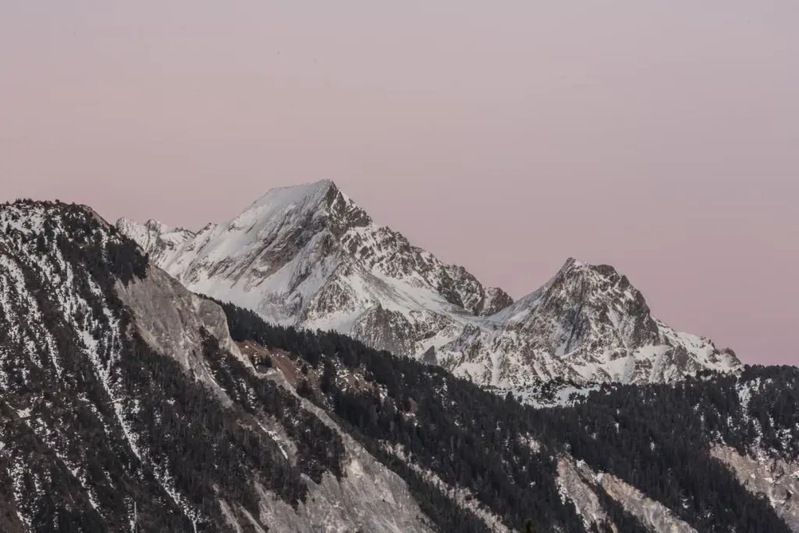 Les Monts Charvin
