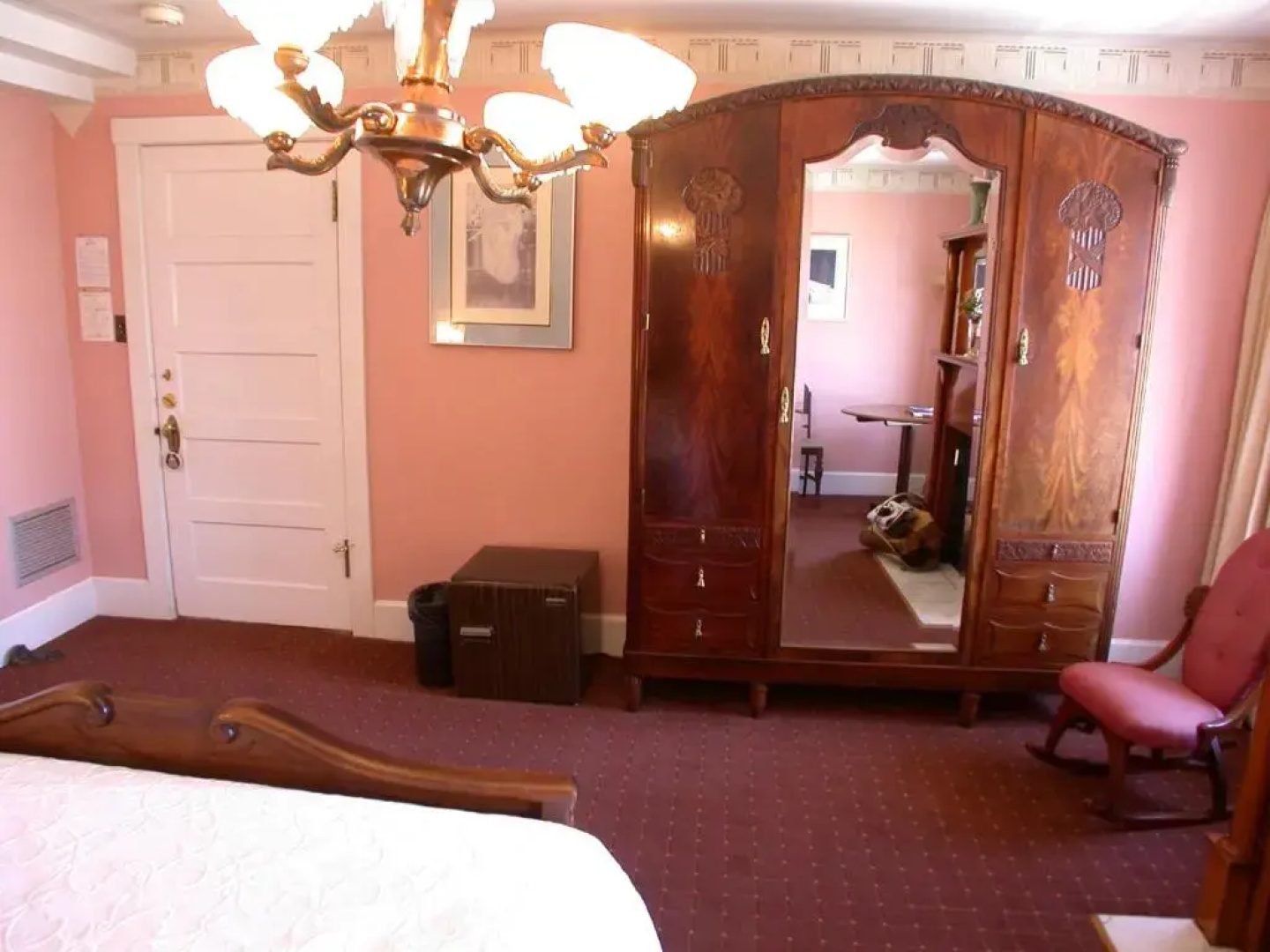 Martine Inn