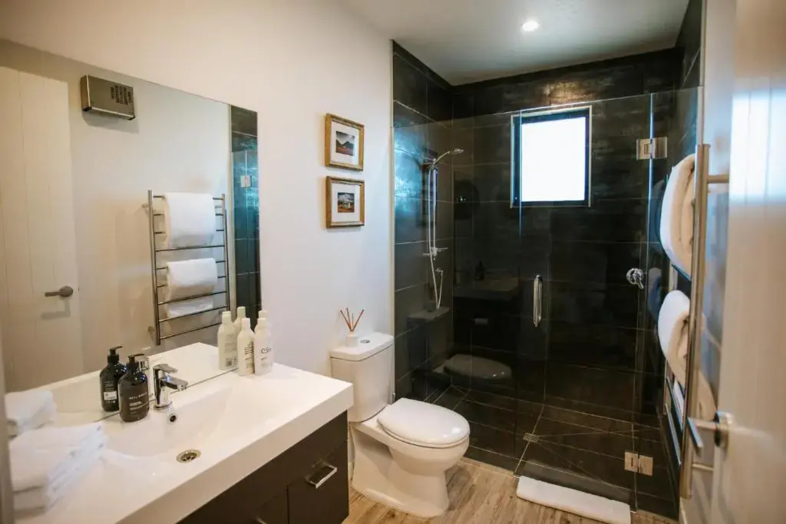 Minaret Ridge - Sleeps 8 - Mountain Views