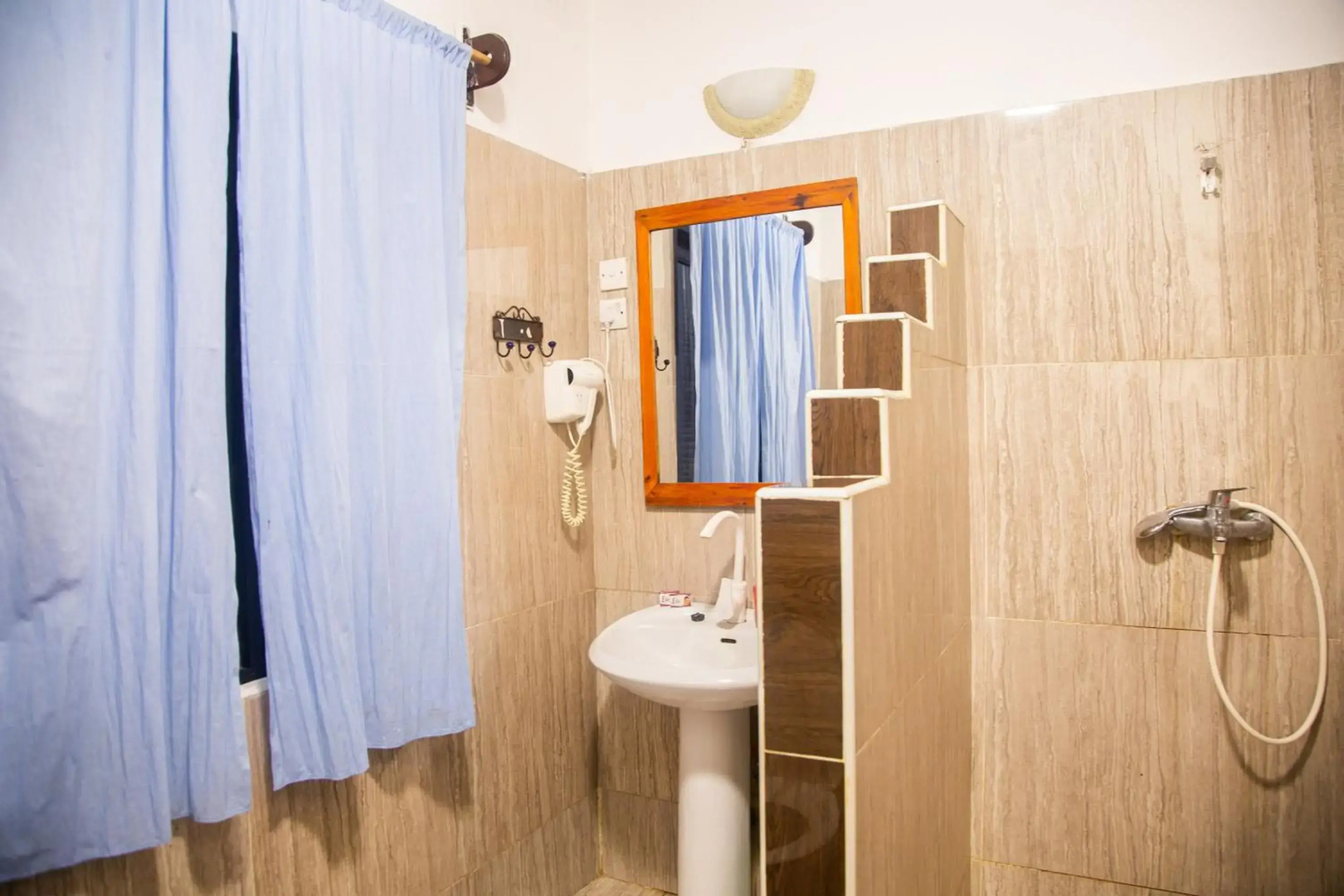 Moonshine Uroa Boutique Hotel