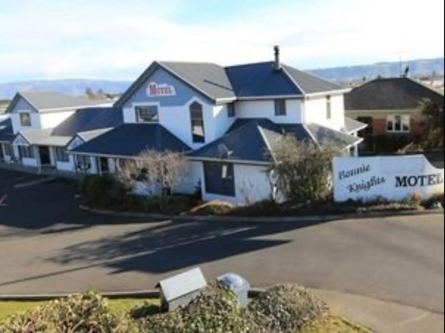 Bonnie Knights Motel