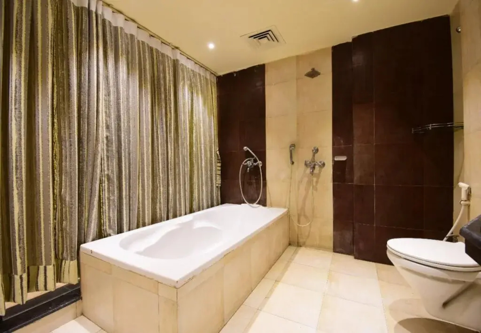 Hotel Downtown By OYO Rooms