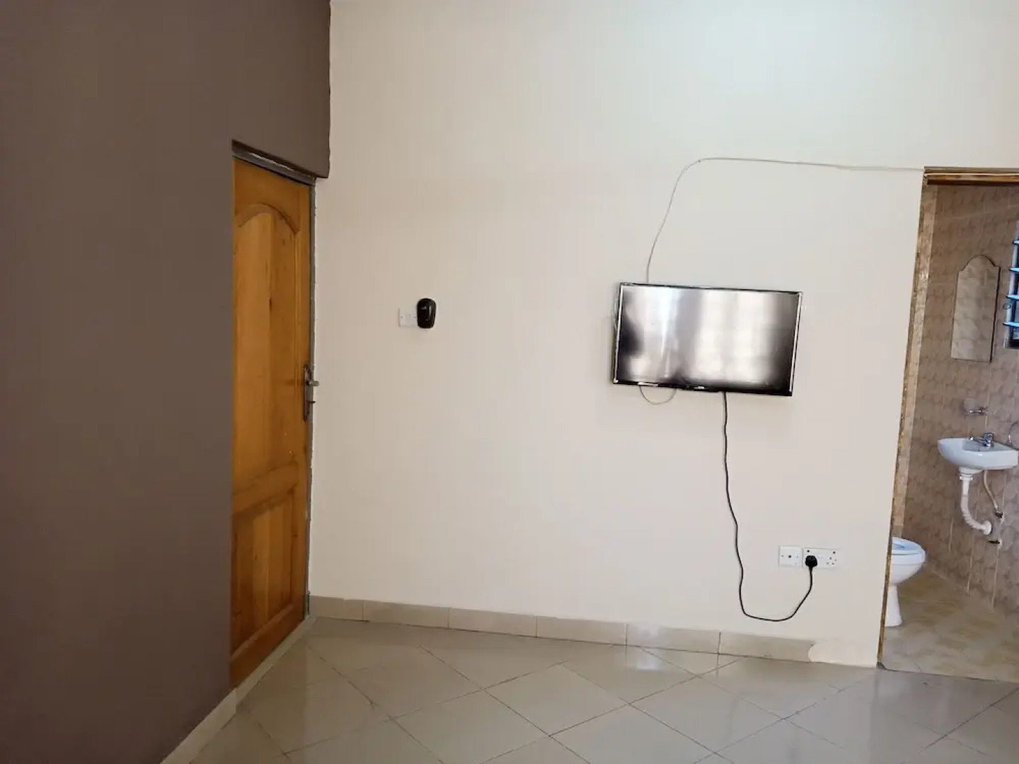 Ronna apartments at Lakeside Estates