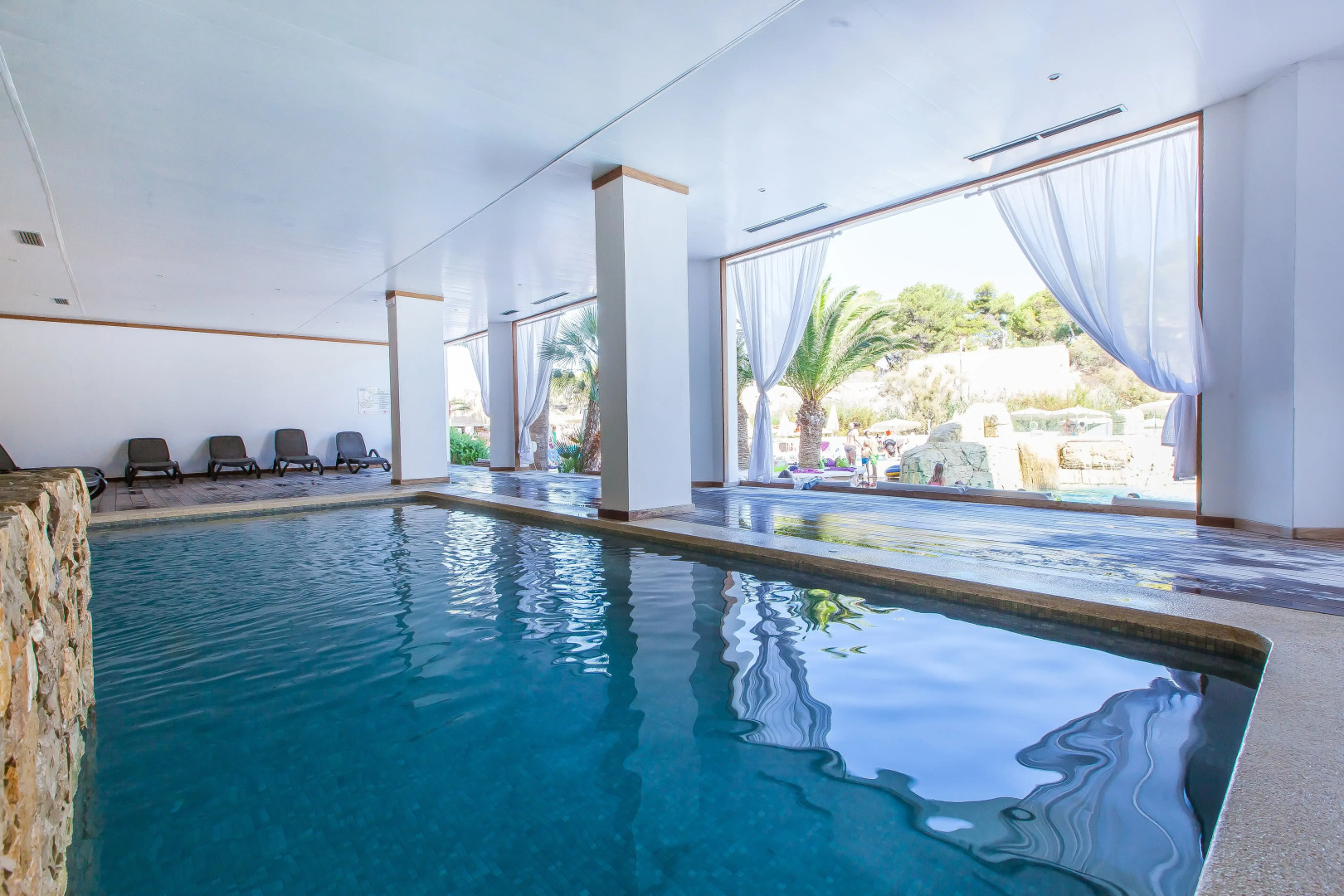 FERGUS Style Cala Blanca Suites