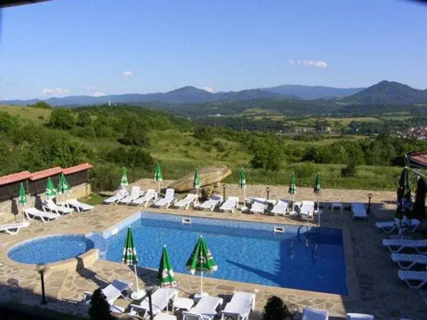 Kostadinovi Kashti Complex