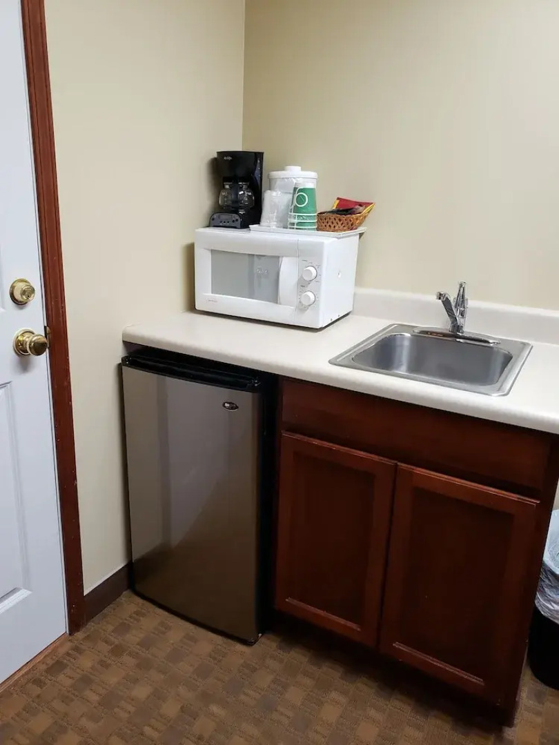 GuestHouse Inn & Suites Montesano