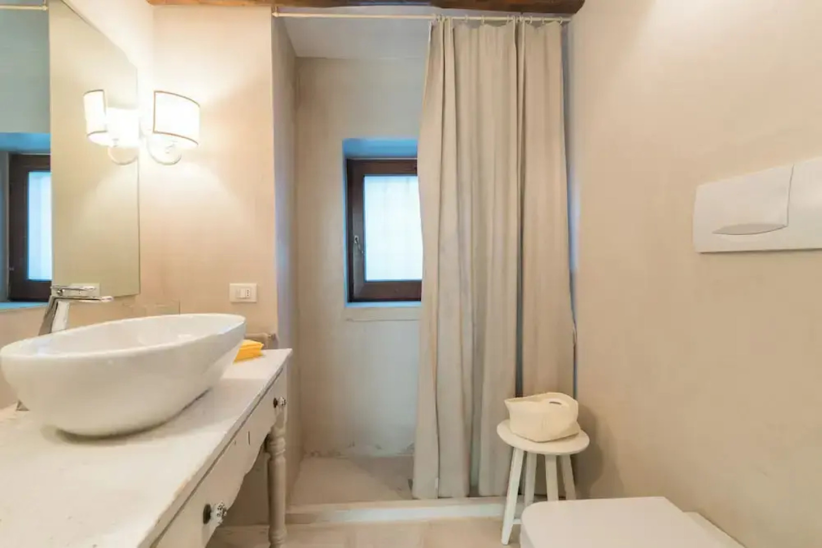 Elegant Farmhouse With Swimming Pool - Beahost