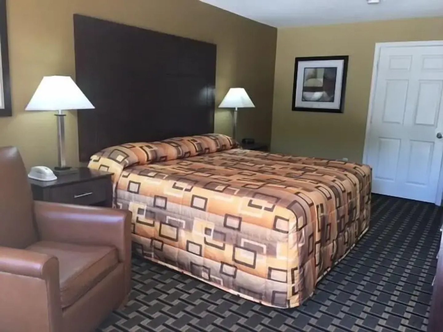 Executive Inn & Suites