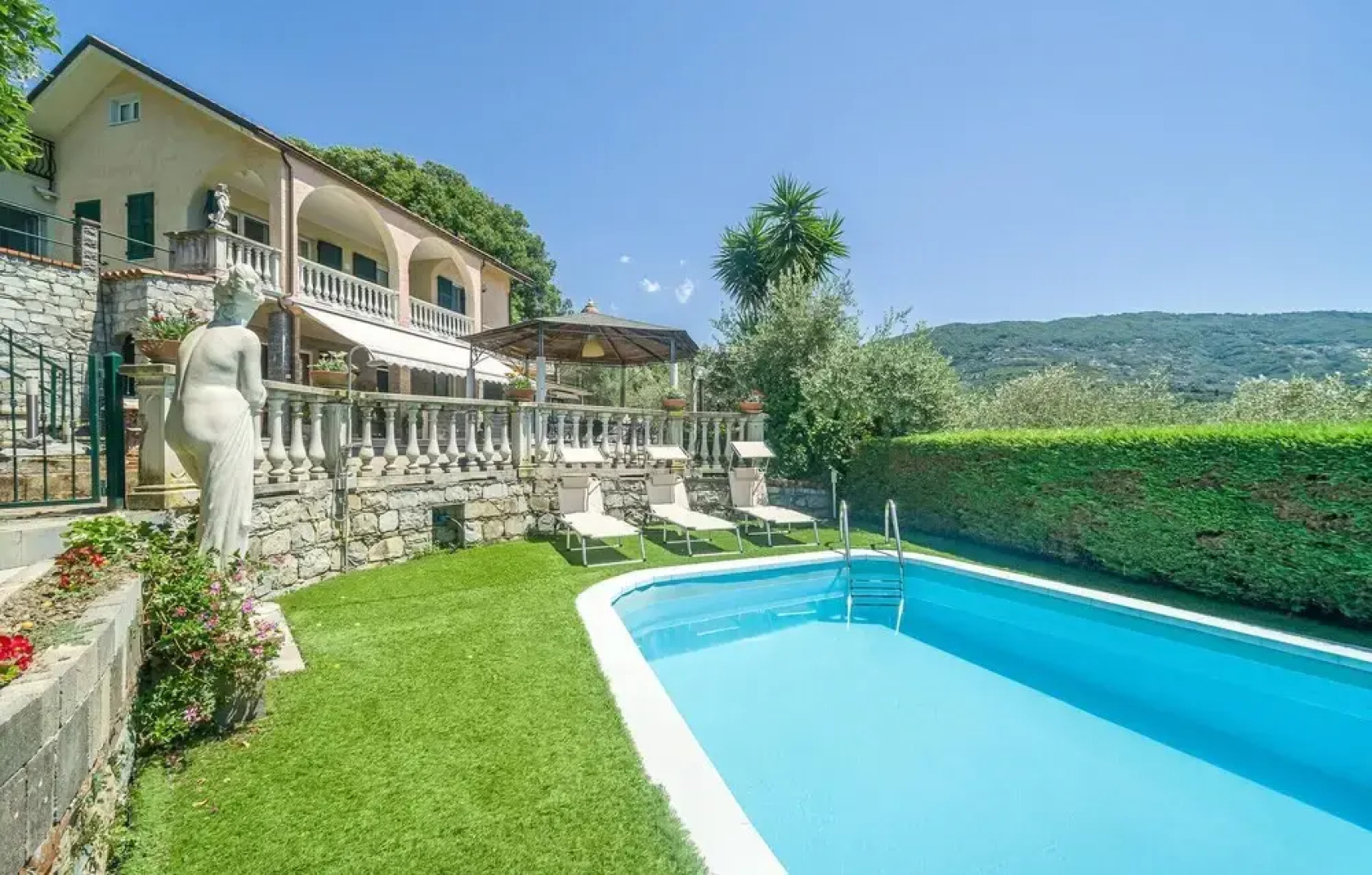 Amazing Home in Chiavari With Outdoor Swimming Pool, 5 Bedrooms and Wifi