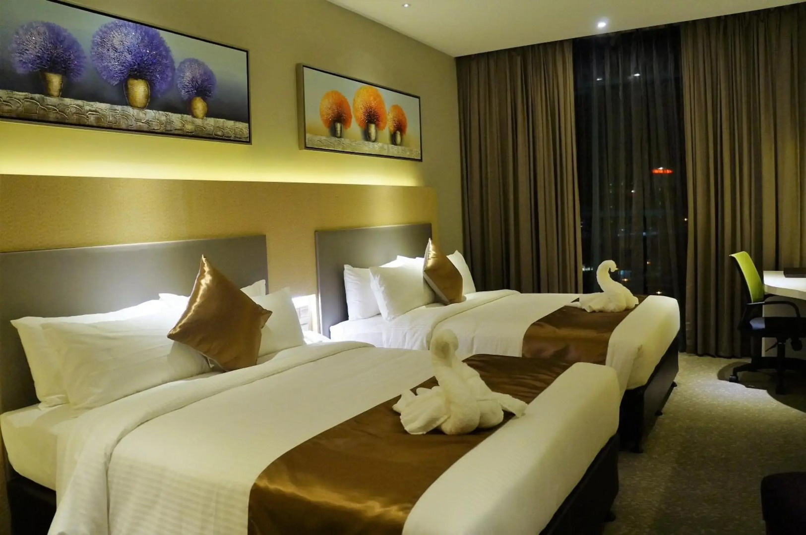 Greens Hotel & Suites