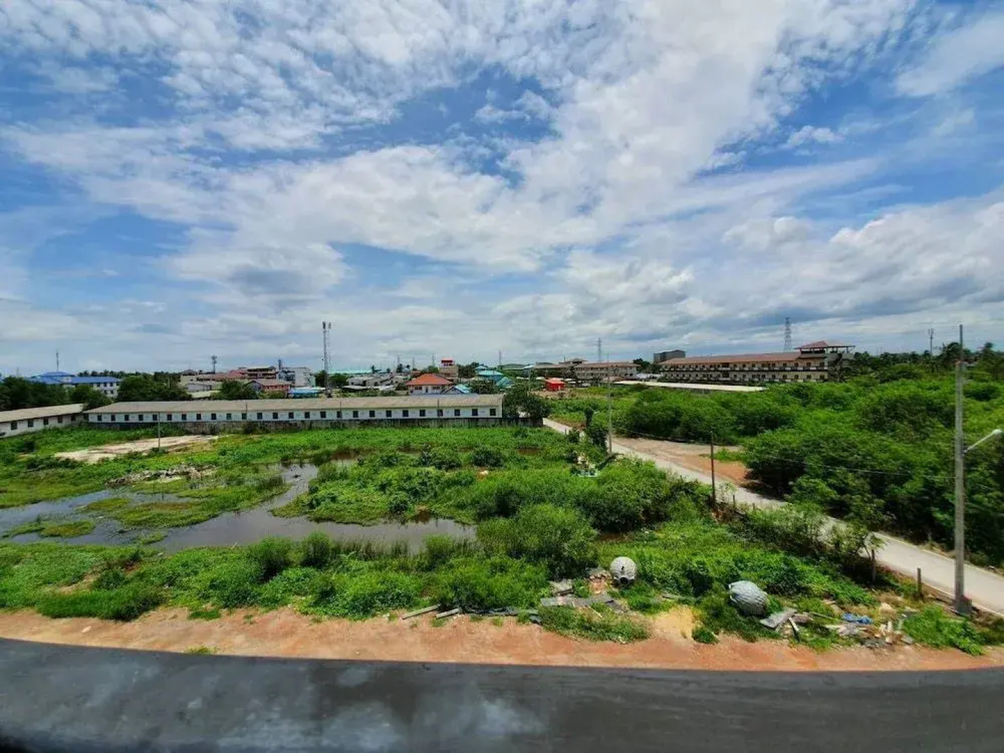 Samutsakorn Apartment