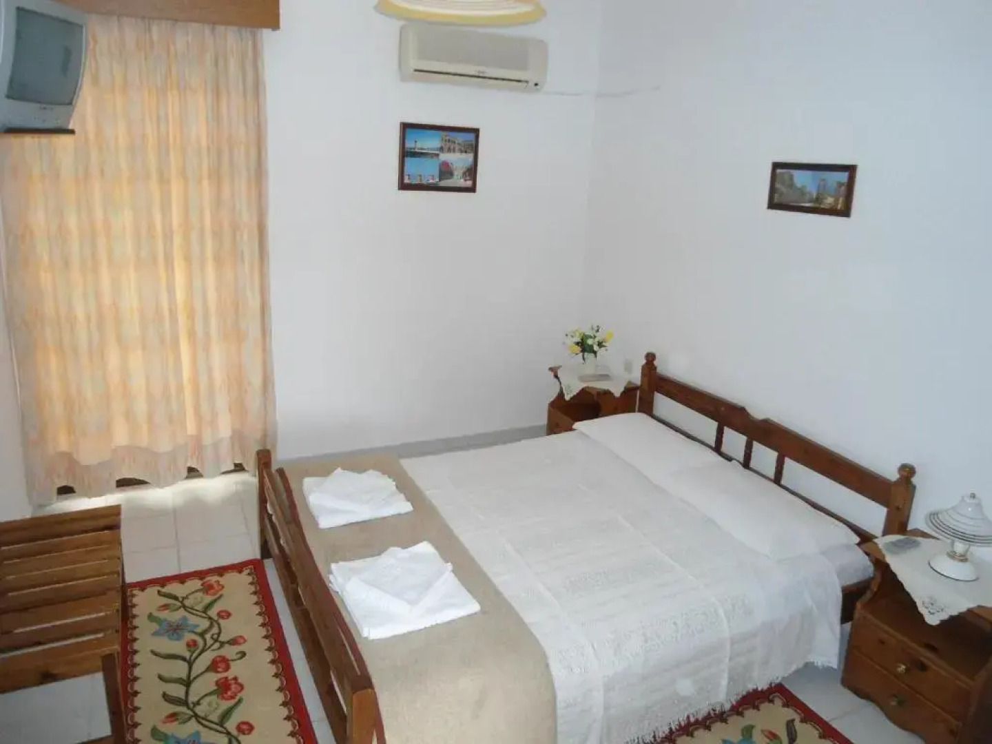 Evi Apartments And Studios