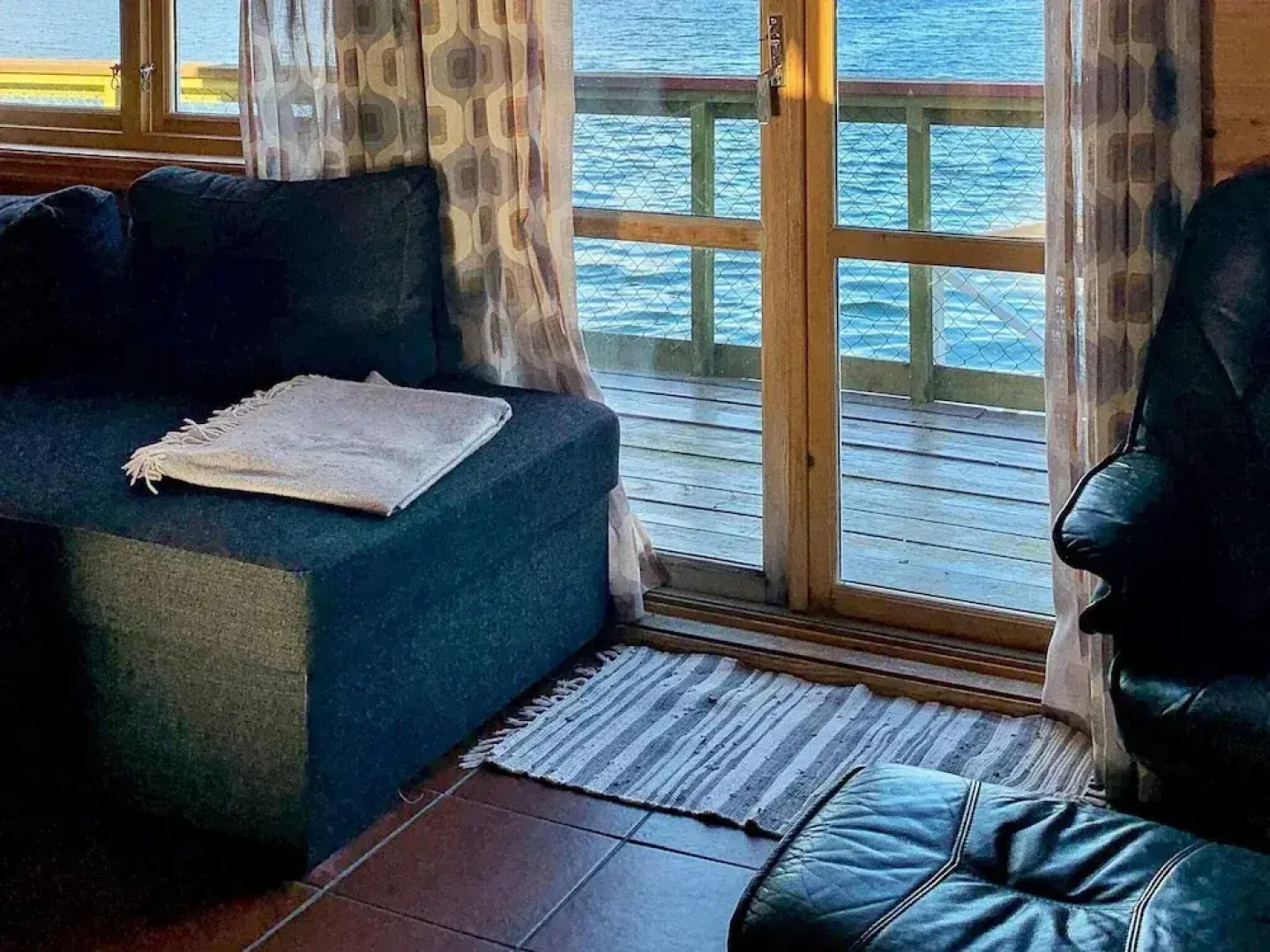 6 Person Holiday Home in Foldroyhamn