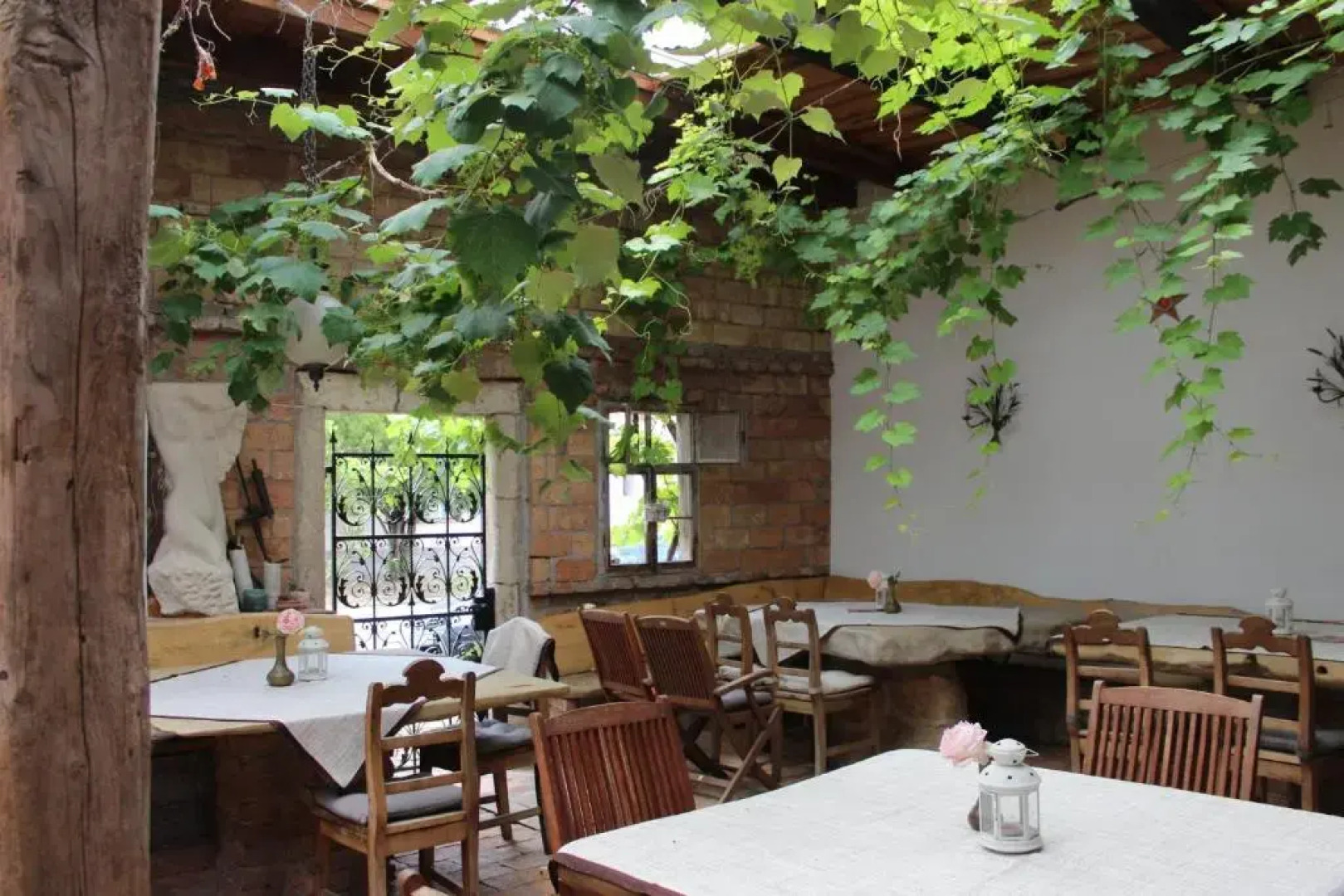 Ráspi Apartman Étterem és Borászat